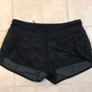 Lululemon black camo speed shorts